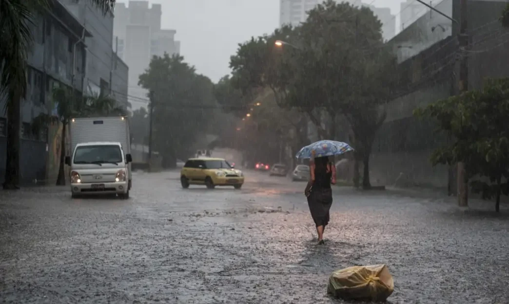 Mulher com guarda-chuva